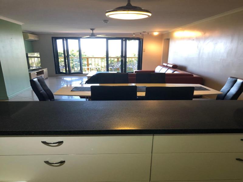 Coral Towers Holiday Suites image