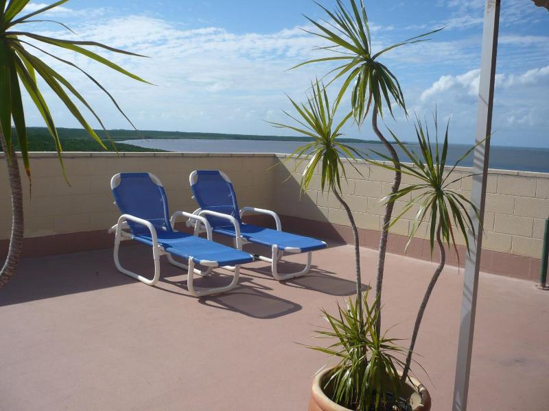 Coral Towers Holiday Suites image