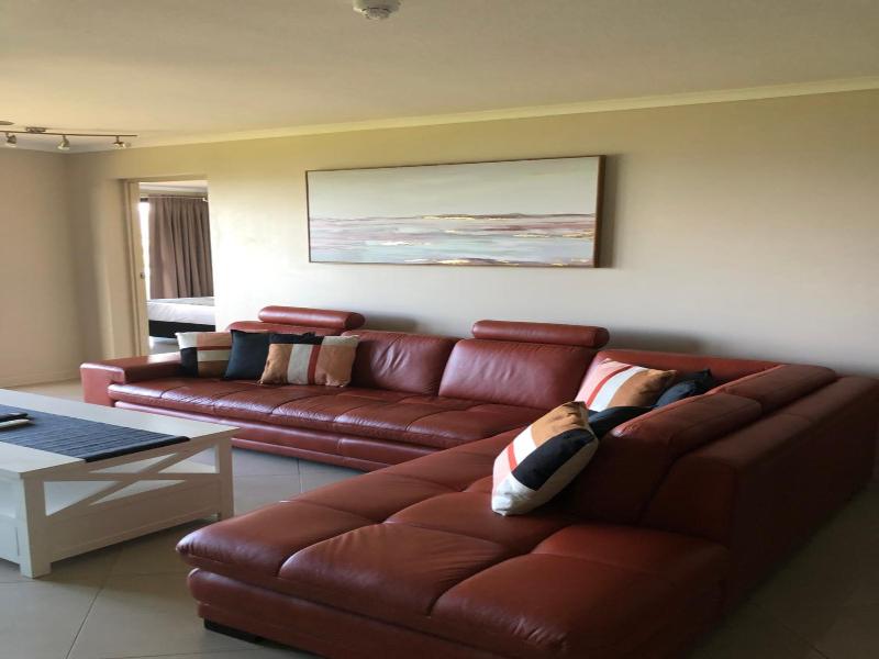 Coral Towers Holiday Suites image