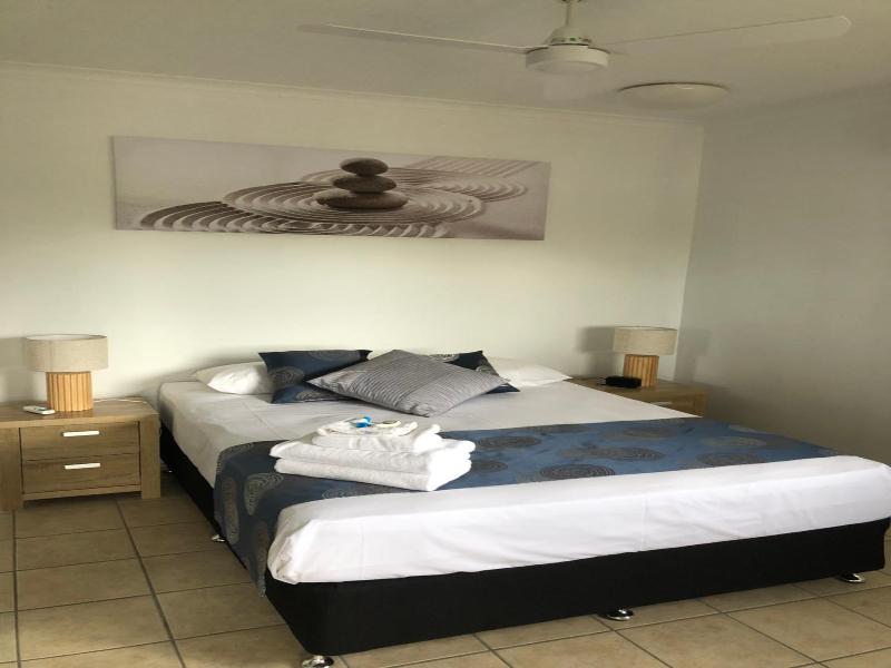 Coral Towers Holiday Suites image