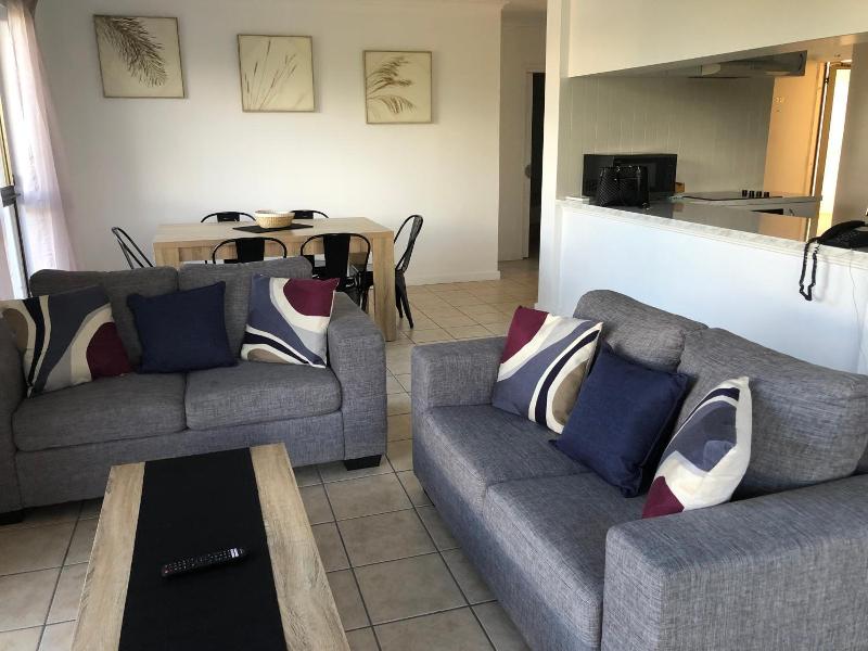 Coral Towers Holiday Suites image