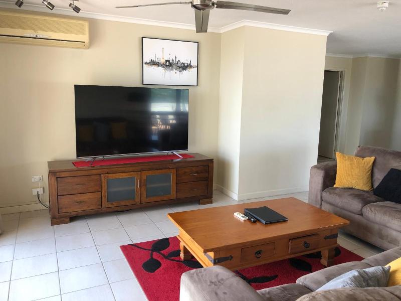 Coral Towers Holiday Suites image