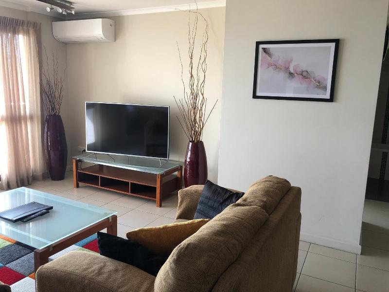 Coral Towers Holiday Suites image