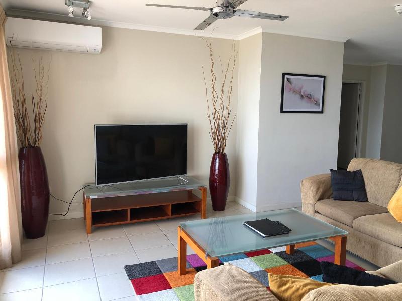 Coral Towers Holiday Suites image