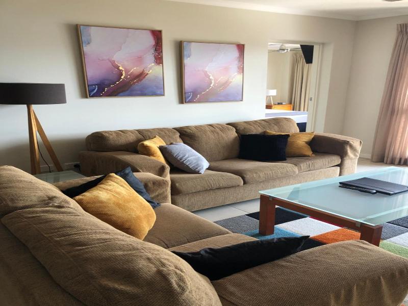 Coral Towers Holiday Suites image
