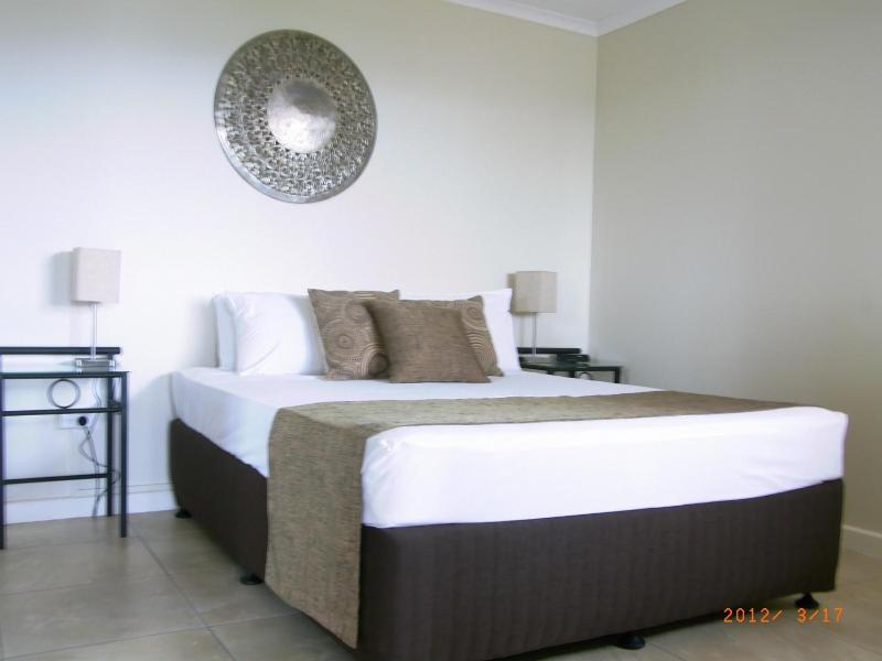Coral Towers Holiday Suites image