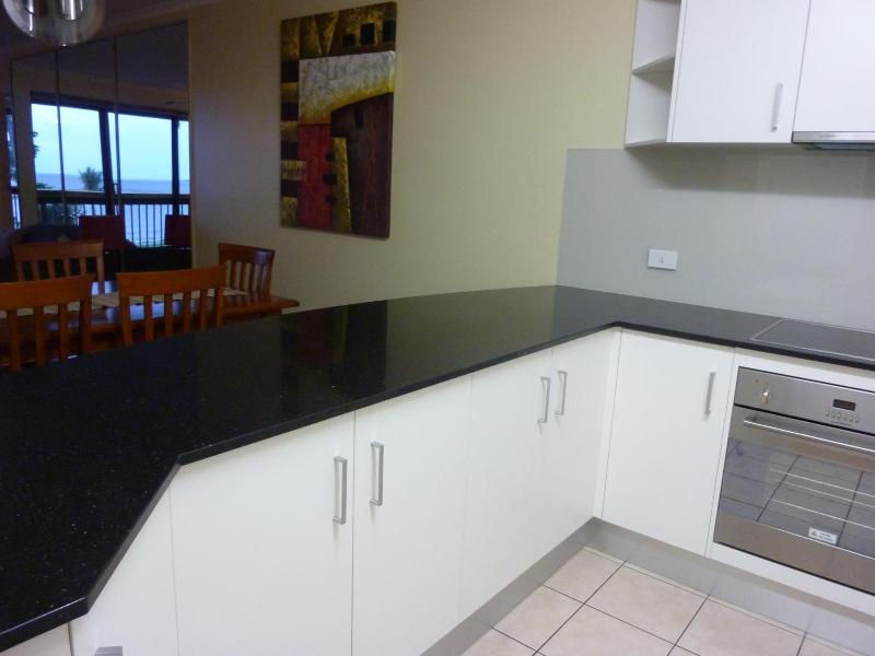 Coral Towers Holiday Suites image