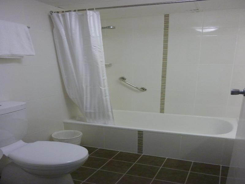Coral Towers Holiday Suites image