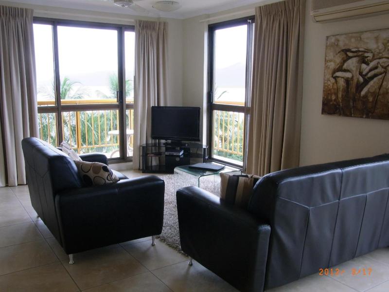 Coral Towers Holiday Suites image