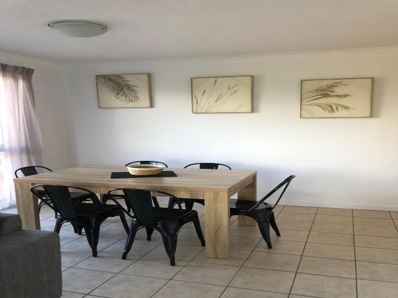 Coral Towers Holiday Suites image