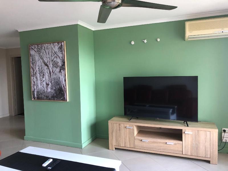 Coral Towers Holiday Suites image
