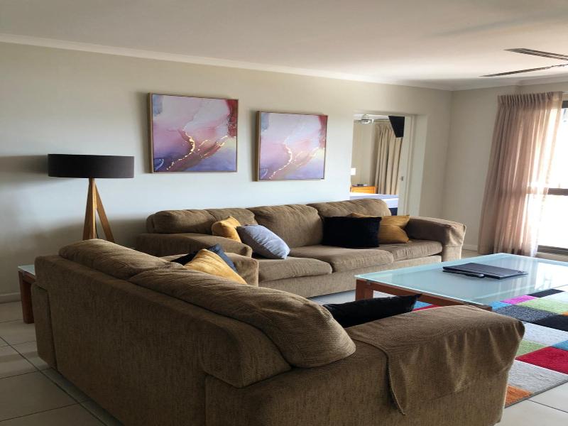 Coral Towers Holiday Suites image