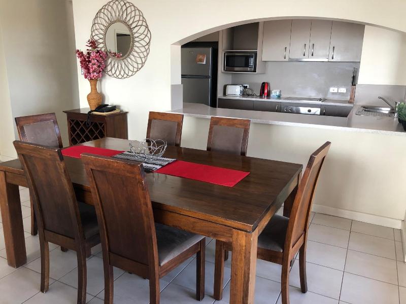 Coral Towers Holiday Suites image