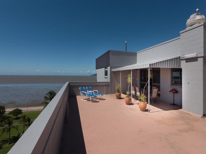 Coral Towers Holiday Suites image