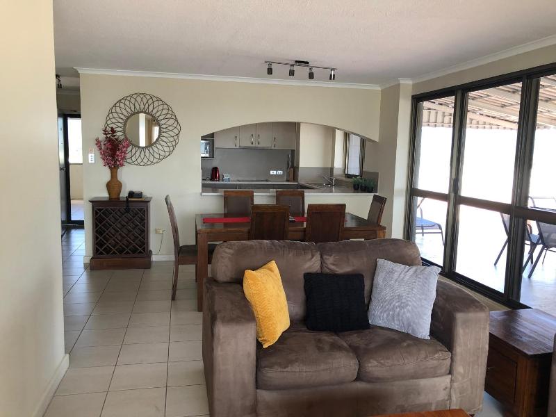 Coral Towers Holiday Suites image