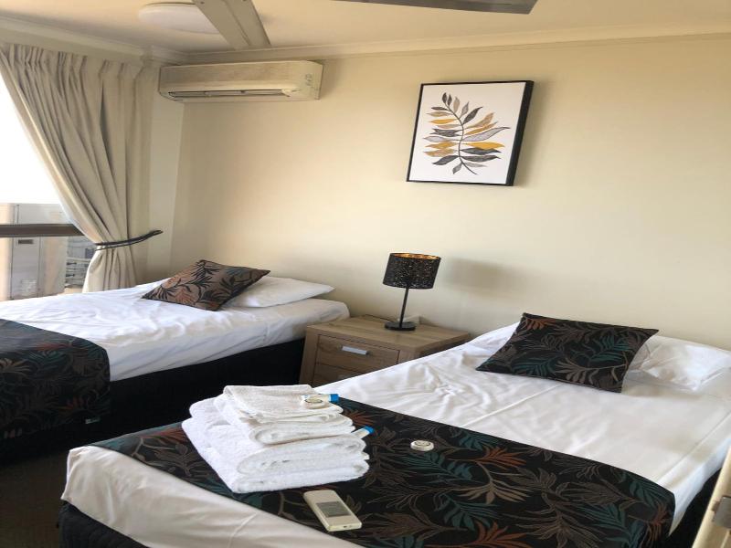 Coral Towers Holiday Suites image