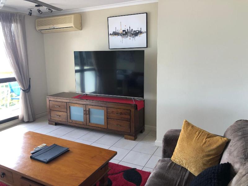 Coral Towers Holiday Suites image