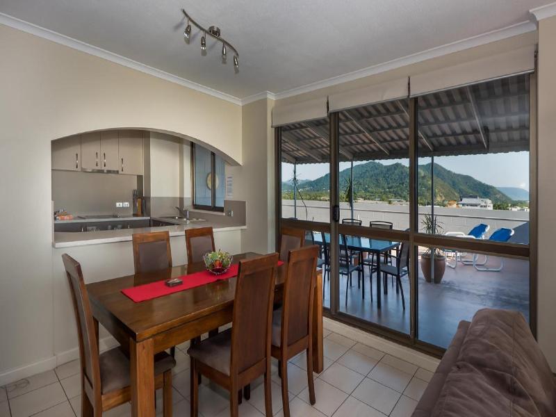 Coral Towers Holiday Suites image