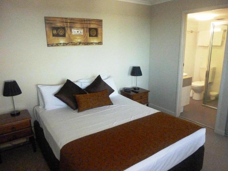 Coral Towers Holiday Suites image