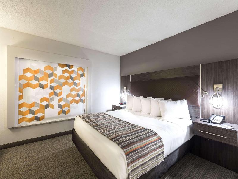 Country Inn & Suites by Radisson, Lake Norman Hunt image