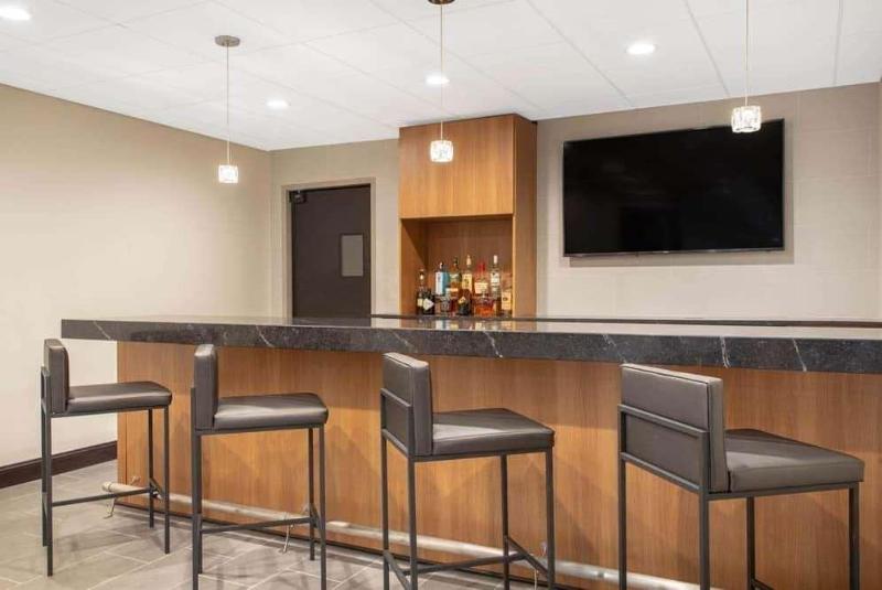 La Quinta Inn and Suites by Wyndham Mooresville