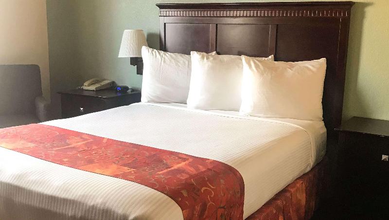 Bed room