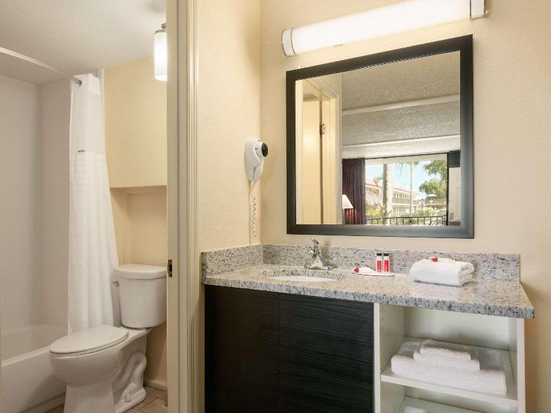 Days Inn by Wyndham Clearwater/Central image