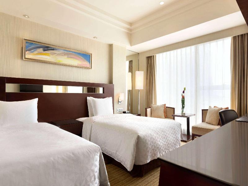 Ramada Plaza Lianyungang image 3