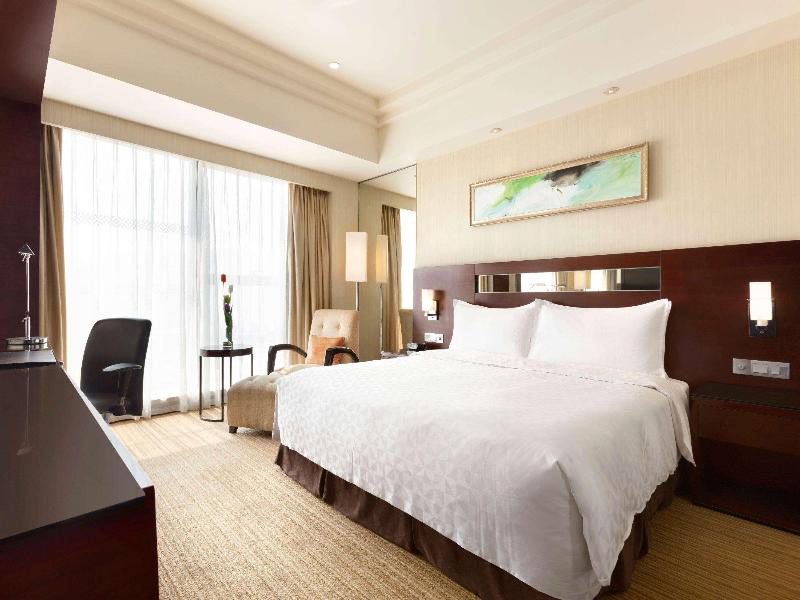 Ramada Plaza Lianyungang image