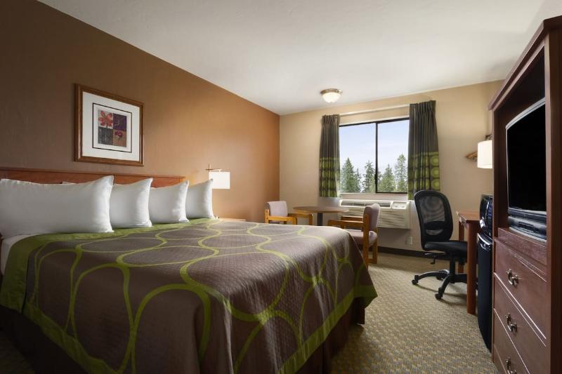 Super 8 by Wyndham Port Angeles Olympic Natl Park image