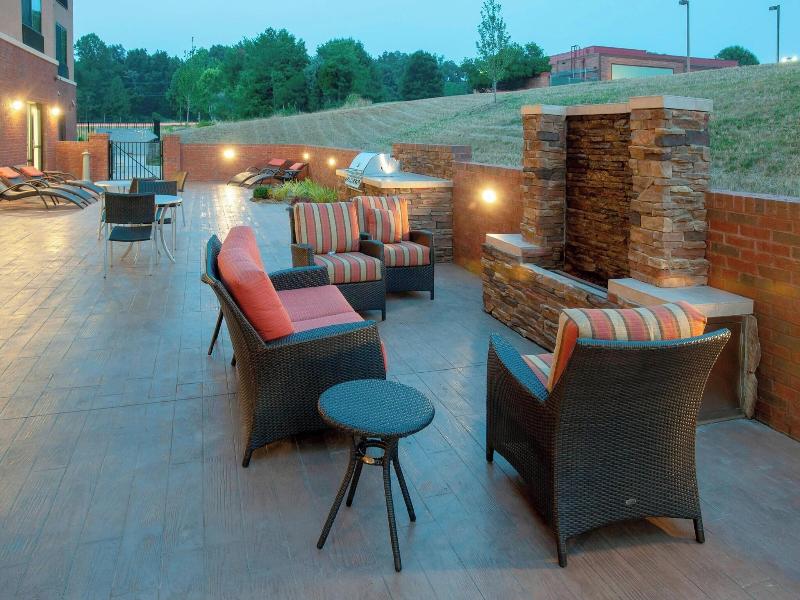 Fairfield Inn & Suites Charlotte Matthews image