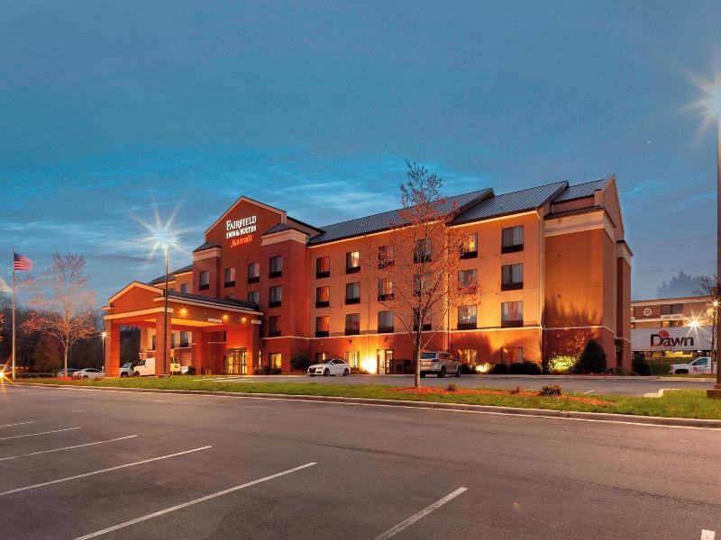 Fairfield Inn & Suites Charlotte Matthews image
