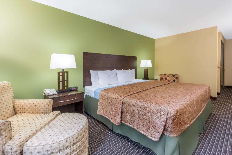 Days Inn by Wyndham Perryville image