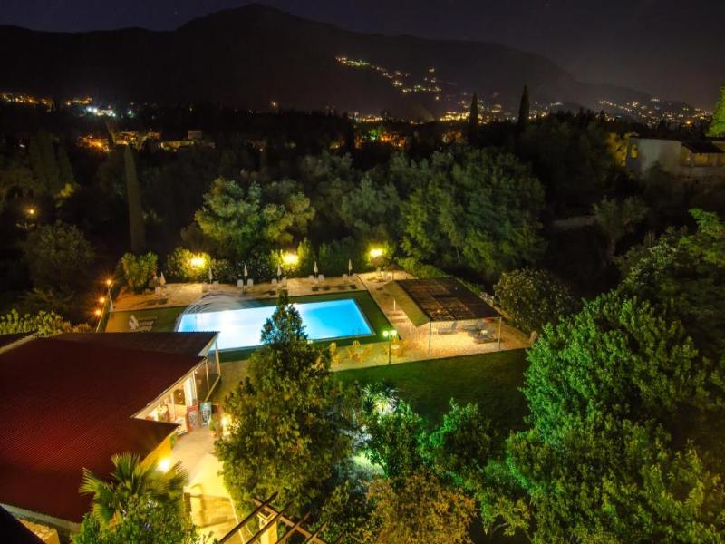 Margarita Apartments image