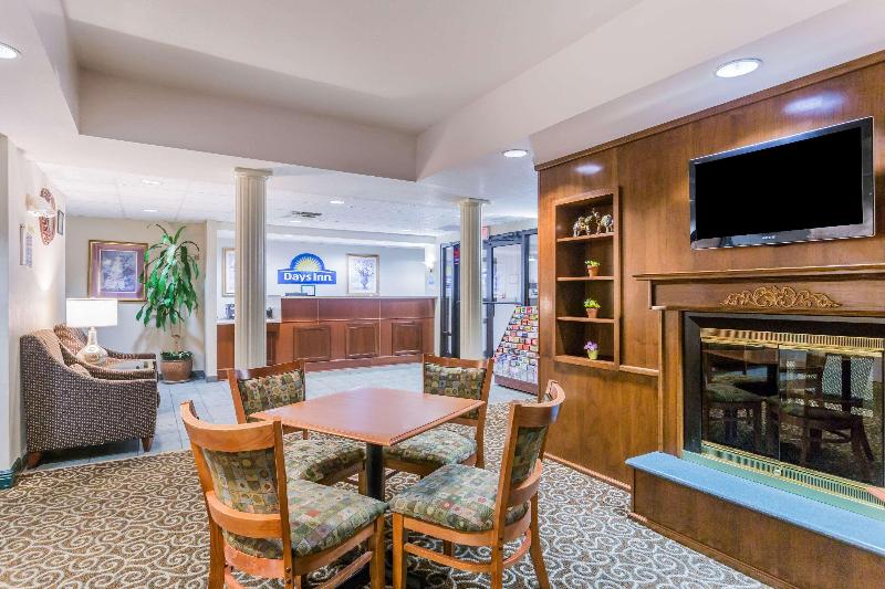 Days Inn by Wyndham Chiefland image