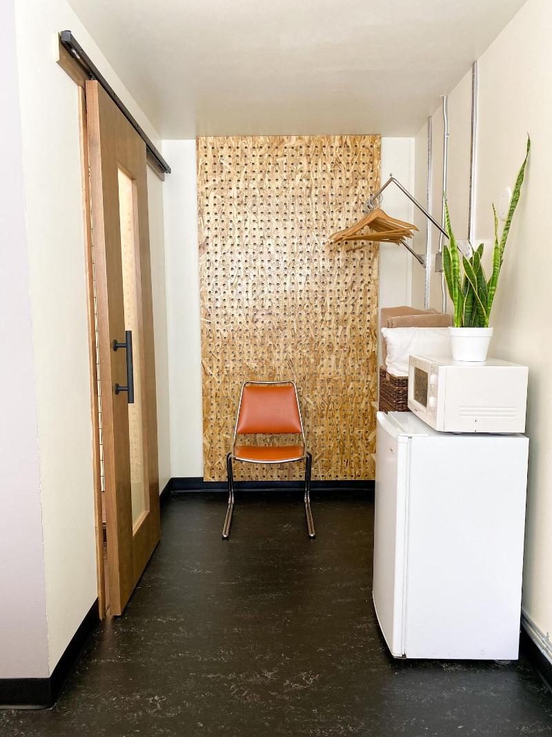 Towne House Motor Inn image