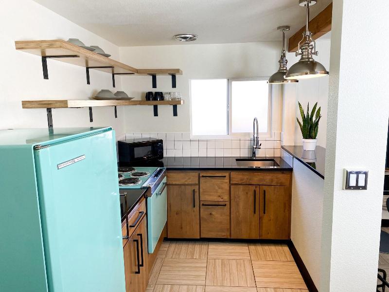 Towne House Motor Inn image