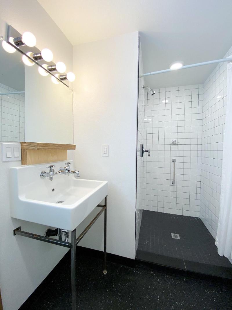 Towne House Motor Inn image