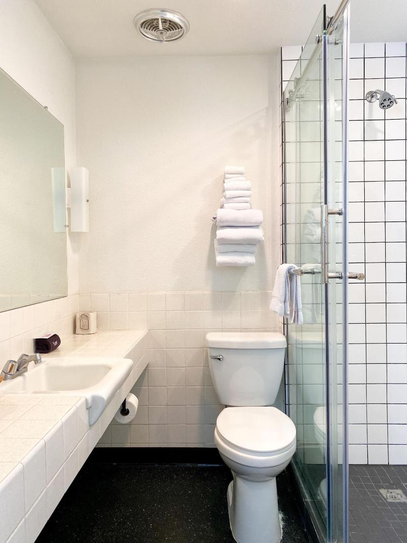 Towne House Motor Inn image