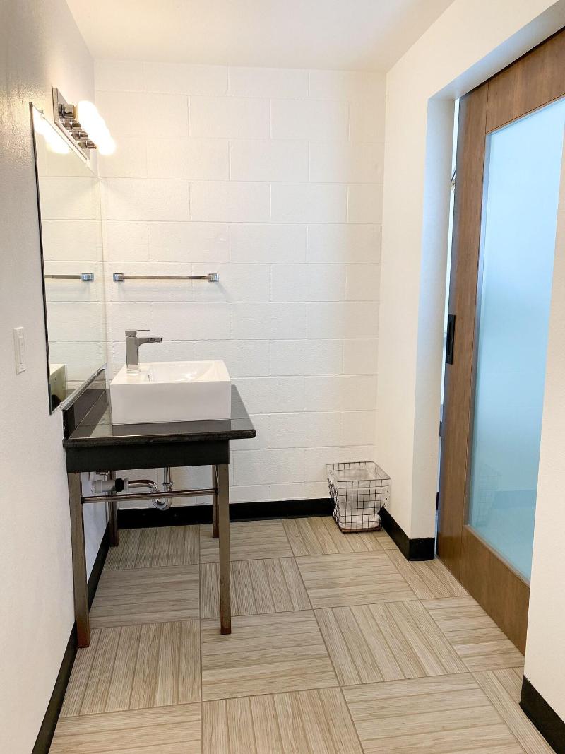 Towne House Motor Inn image