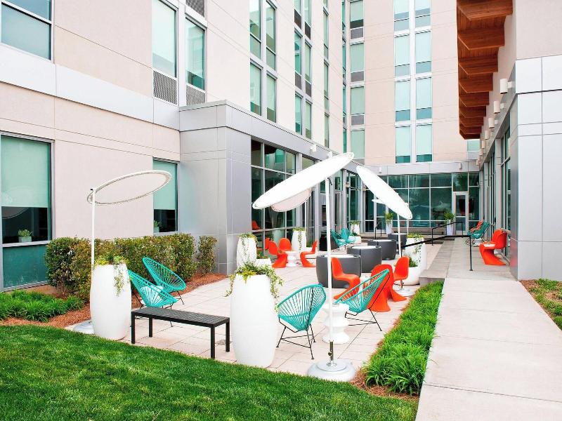 Aloft Charlotte Ballantyne image