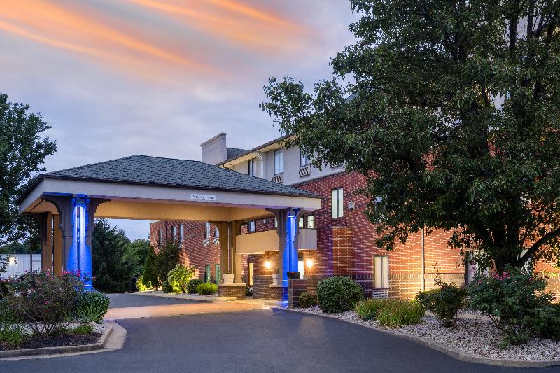 Holiday Inn Express Corydon image