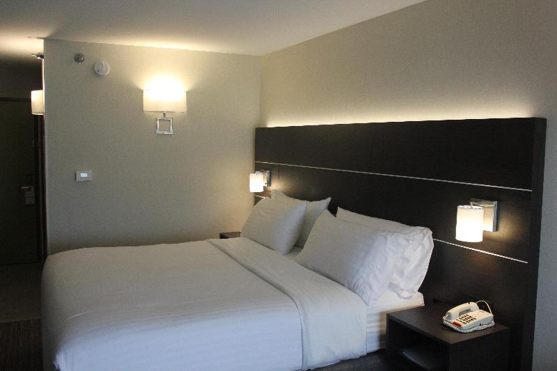 Holiday Inn Express Corydon photo 16