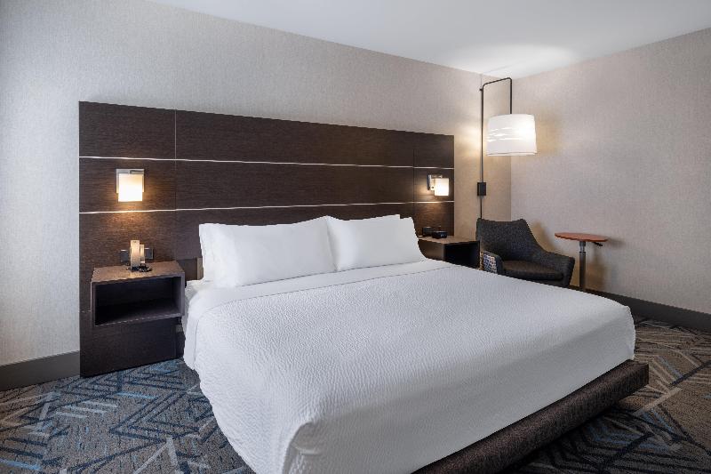 Holiday Inn Express Corydon image