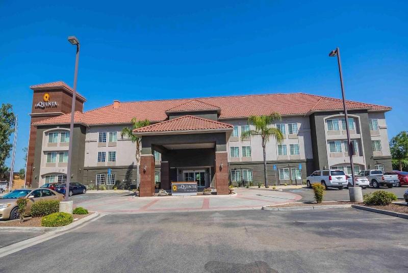 La Quinta Inn & Suites Fowler image