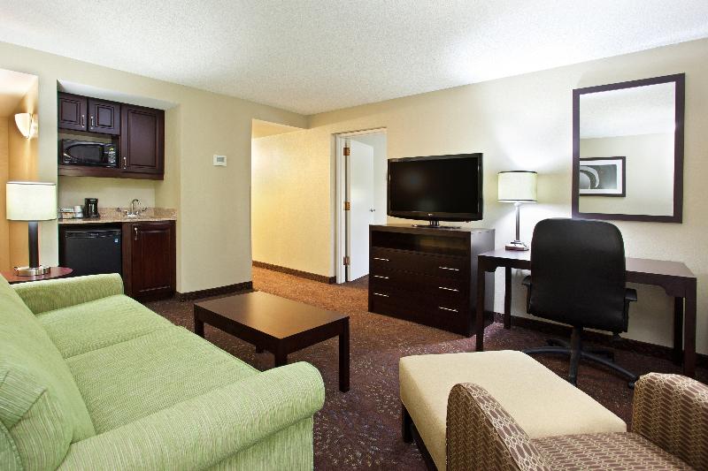 Holiday Inn Express Pittsburgh Airport
