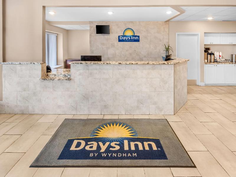 Days Inn & Suites by Wyndham Columbus East Airport image
