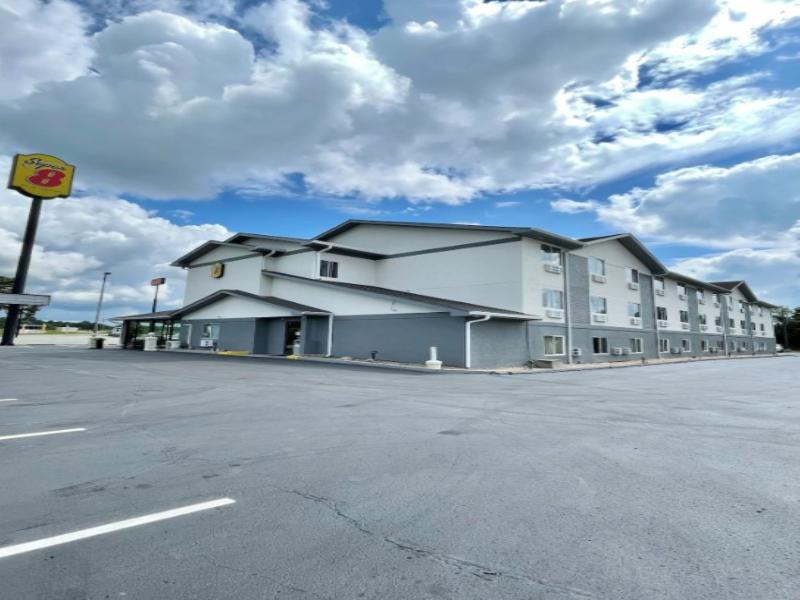 Super 8 by Wyndham Corbin/London KY image