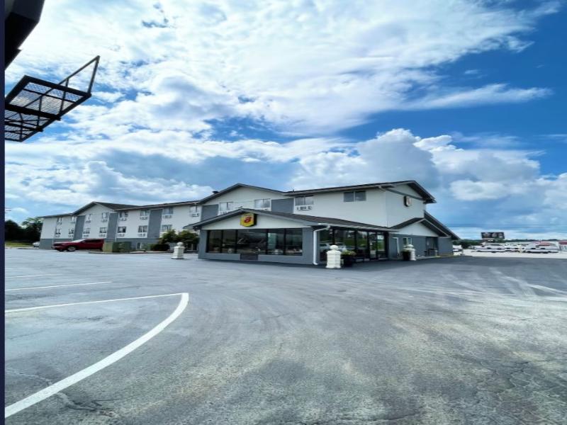 Super 8 by Wyndham Corbin/London KY image