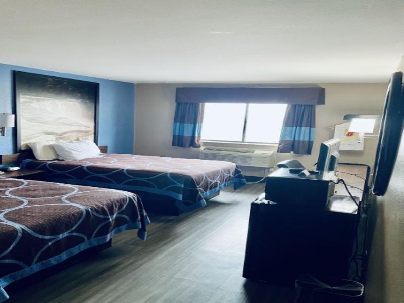 Super 8 by Wyndham Corbin/London KY image